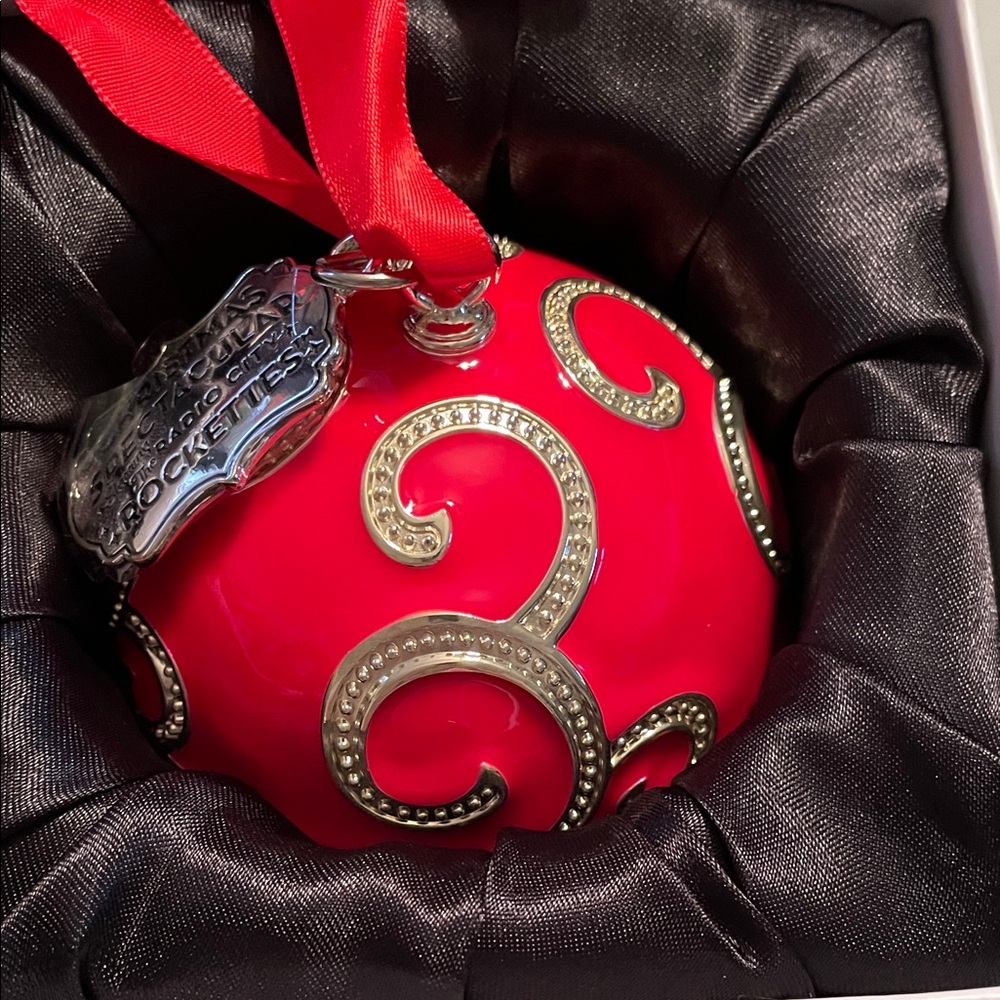 New in Box Pandora’s Red Gold Ornamnet with Snowman Charm Radio City Rockettes